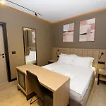 Suits فندق مبيت وإفطار 3*