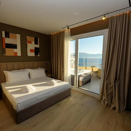 לינה וארוחת בוקר Suits Vlorë