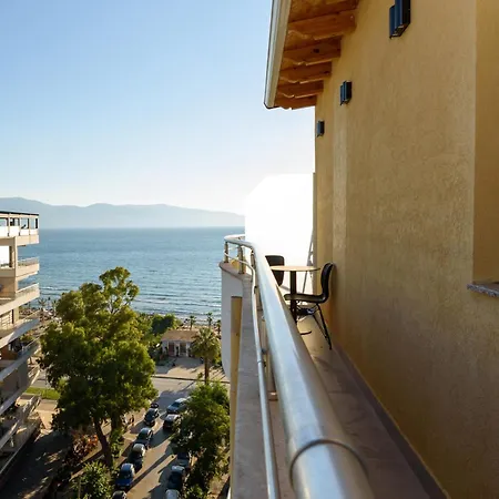 Suits לינה וארוחת בוקר