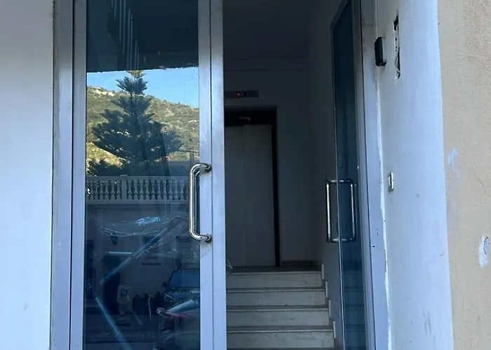 Suits Nocleg ze śniadaniem Wlora