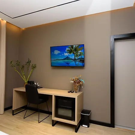 فندق مبيت وإفطار Suits 3*