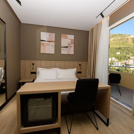 Suits Bed & Breakfast Vlorë
