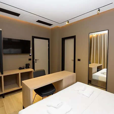 Suits Bed & Breakfast Vlorë